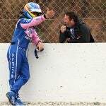 Melendi ya tiene canción para Fernando Alonso