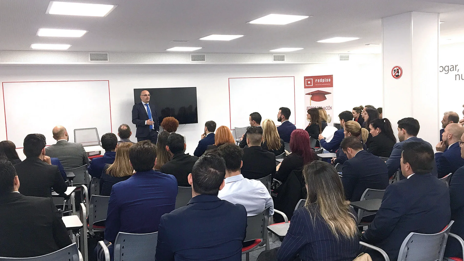 Redpiso, gran grupo inmobiliario y financiero, líder y con presencia de casi 2.000 trabajadores y más de 240 oficinas en España.