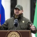 Kadyrov, que está al frente, ha sido acusado por observadores internacionales e independientes de graves violaciones de los derechos humanos en su territorio y fuera de él.