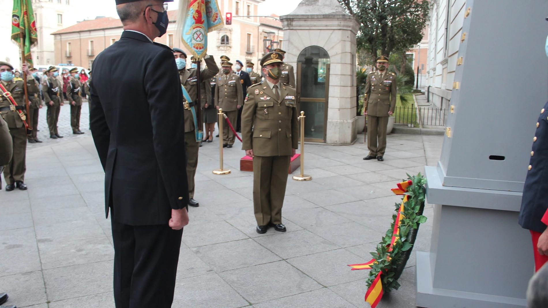 Arriado solemne en Valladolid en homenaje al Cuerpo Nacional de Policía