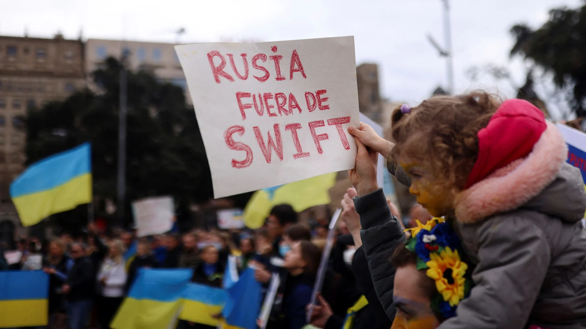 Manifestación en España de apoyo a Ucrania y pidiendo la expulsión de Rusia del Swift