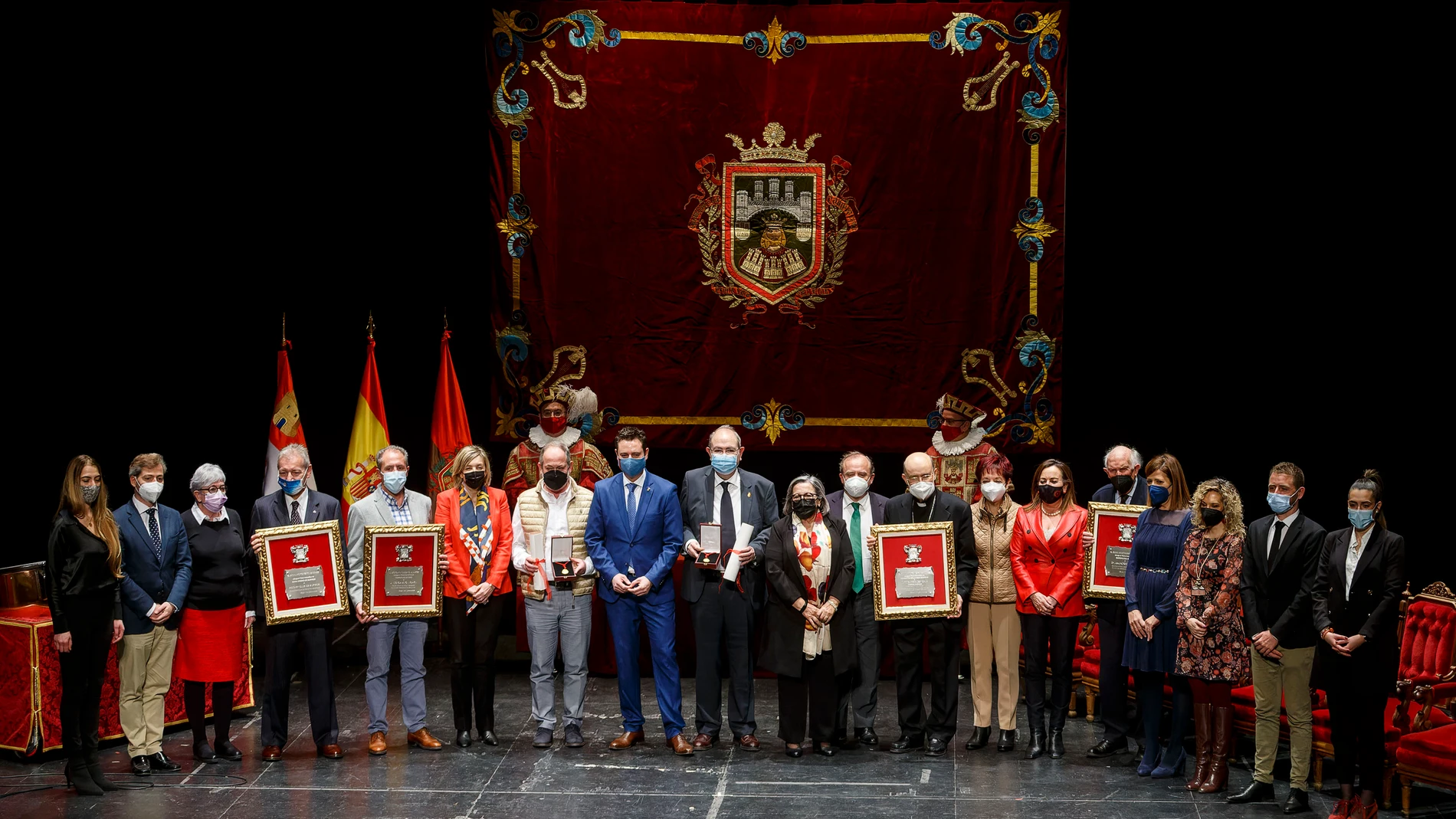 Entrega de los títulos honoríficos del Ayuntamiento de Burgos