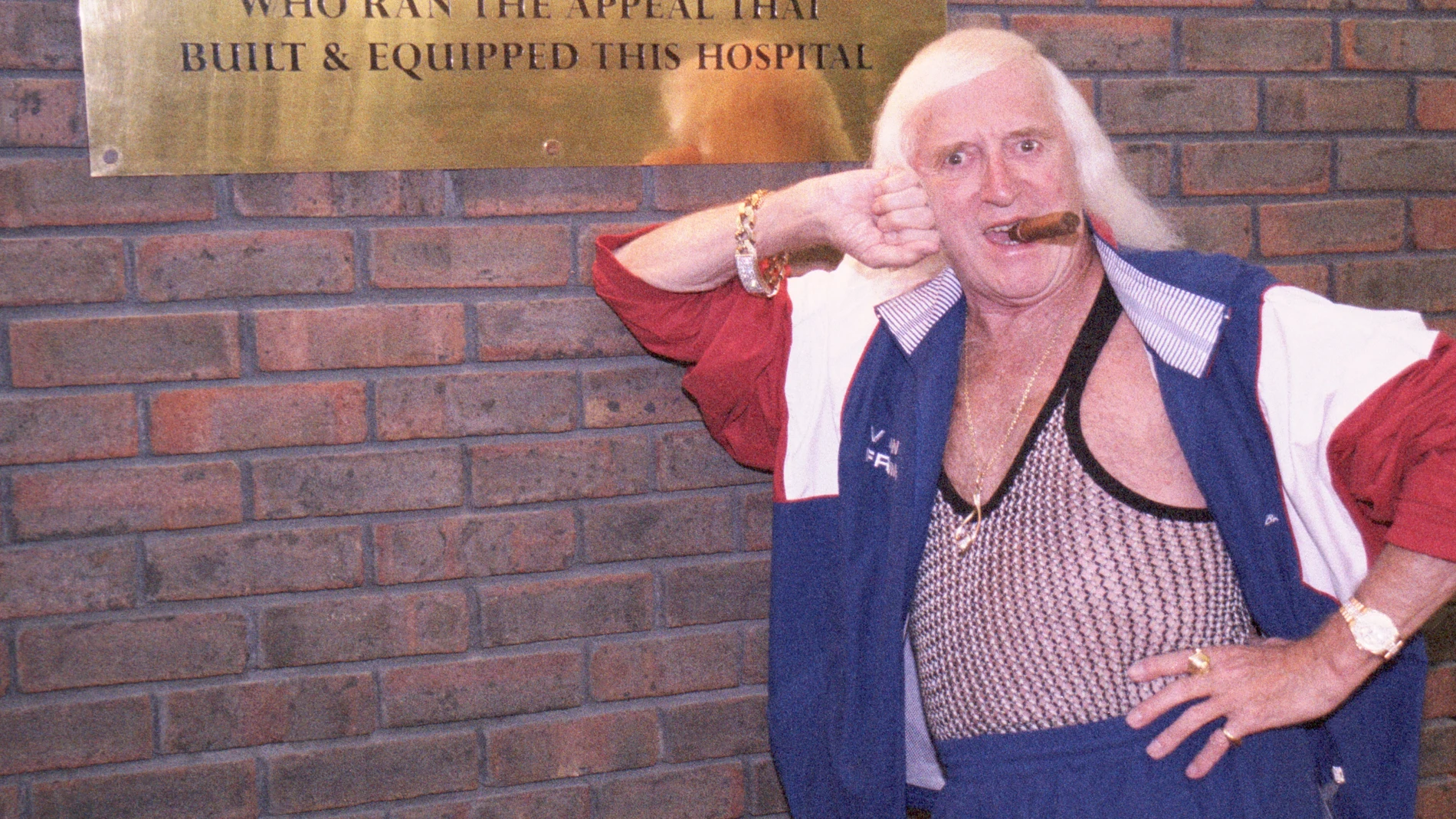 ADDA2B Sir Jimmy Savile at Stoke Mandeville Hospital in Sep 2003. Image shot 09/2003. Exact date unknown.