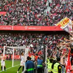 El estadio Ramón Sánchez Pizjuán vivirá un partido de alto riesgo este jueves próximo