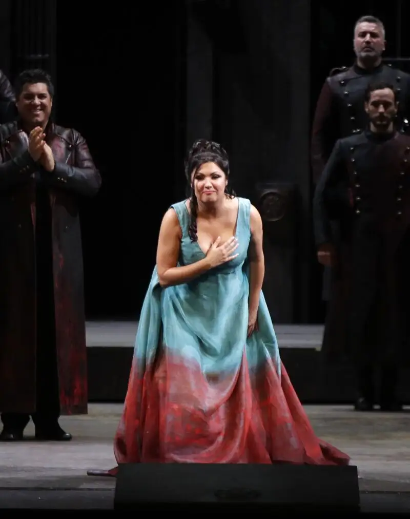 Anna Netrebko afirmó en redes sociales que «me opongo a esta guerra»