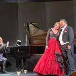 Ainhoa Arteta y Ramón Vargas, junto a Manuel Camarena, en el Teatro de la Zarzuela