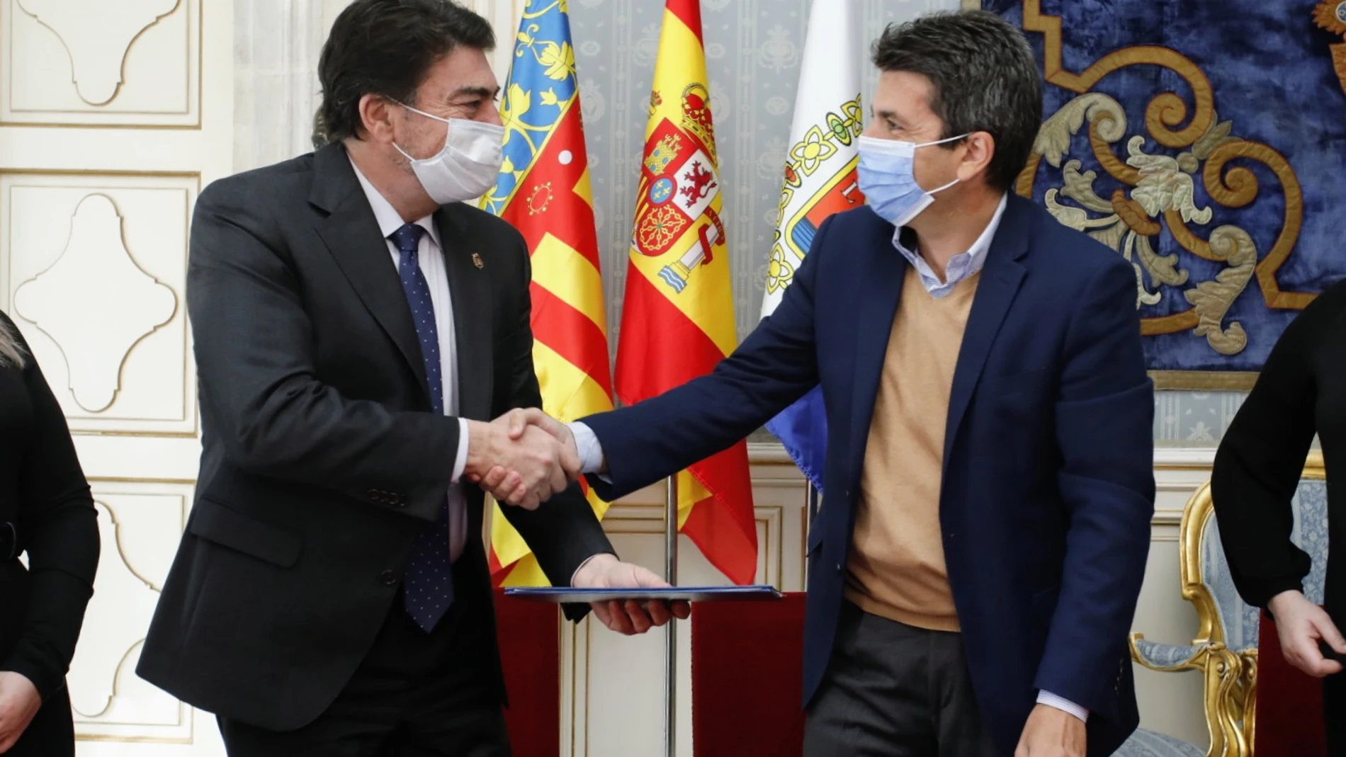 El alcalde Barcala y el presidente Mazón suscriben el protocolo para la ejecución del complejo en cuatro fases