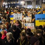 Manifestación en Zúrich en contra de la invasión rusa de Ucrania, ayer