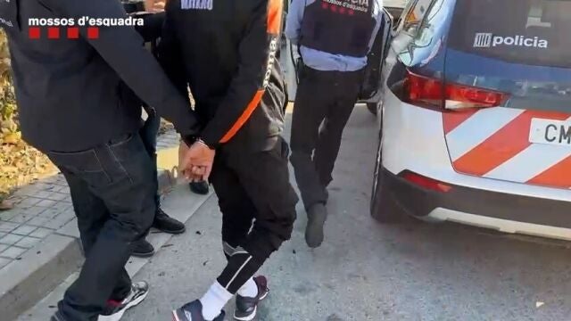 Imagen de archivo de una detención por parte de los Mossos MOSSOS D'ESQUADRA