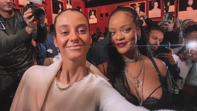 Victoria Federica junto a Rihanna en París.