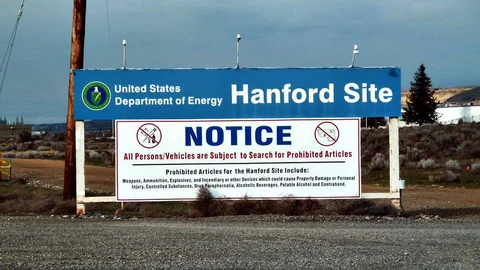 La policía está atendiendo lo que parece ser una persona armada en Hanford
