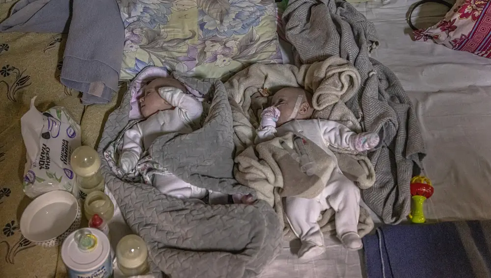 Dos bebés prematuras Sophia y Diana en el sótano del hospital Ohmadyt