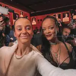 Victoria Federica conoce a Rihanna en el desfile de Dior, en la semana de la moda de París