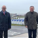 El presidente de la Diputación de Salamanca, Javier Iglesia, presenta los nuevos contenedores