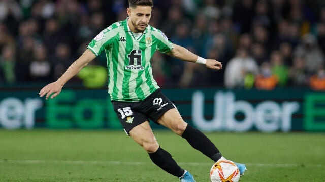 Álex Moreno con el Betis.