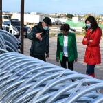 La directora general de la Guardia Civil, María Gámez (c), visita la zona de la valla de Melilla