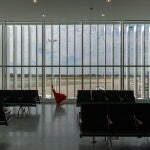 Imagen de la nueva terminal de salidas del Aeropuerto de Sevilla tras la remodelación y ampliación. EFE/ Julio Muñoz