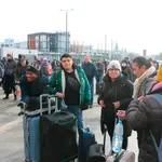 Para muchas personas que huyen de Ucrania el camino hacia la frontera empieza en Leópolis