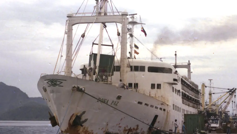 El &quot;MV Doña Paz&quot; en Tacloban, Filipinas