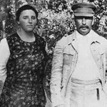El líder soviético Josef Stalin con su segunda esposa, Nadezhda Alliluyeva