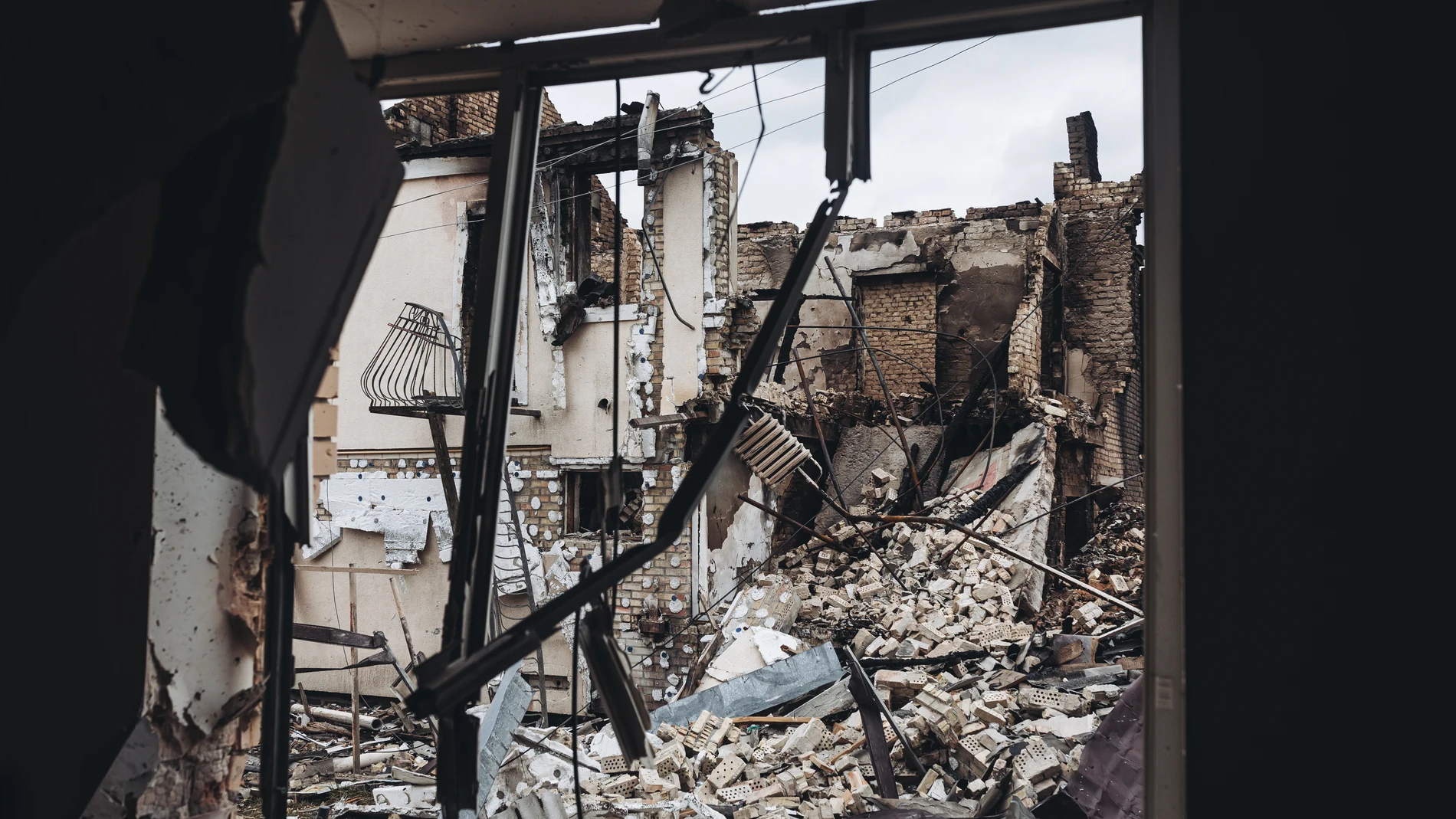 Una casa destruida por las bombas en Ucrania