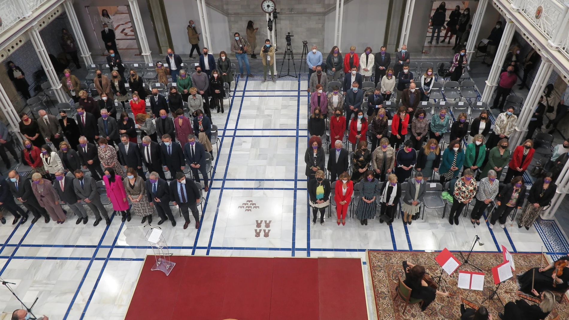 La Asamblea regional rinde un homenaje a 32 alcaldesas de la Región de Murcia