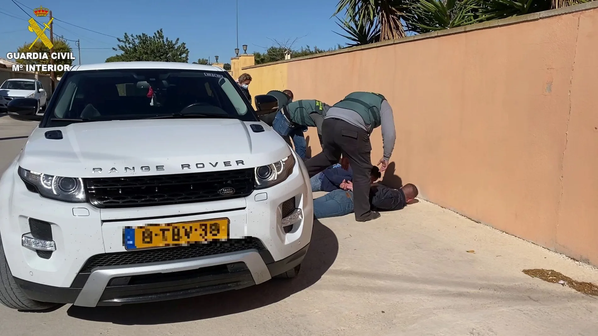 Momento de la detención de varios integrantes de la banda