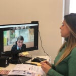 La concejala de Palencia Laura Lombraña, durante la sesión