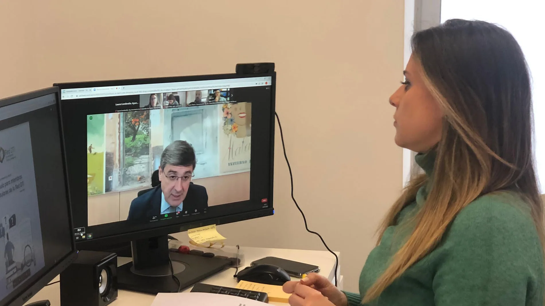 La concejala de Palencia Laura Lombraña, durante la sesión