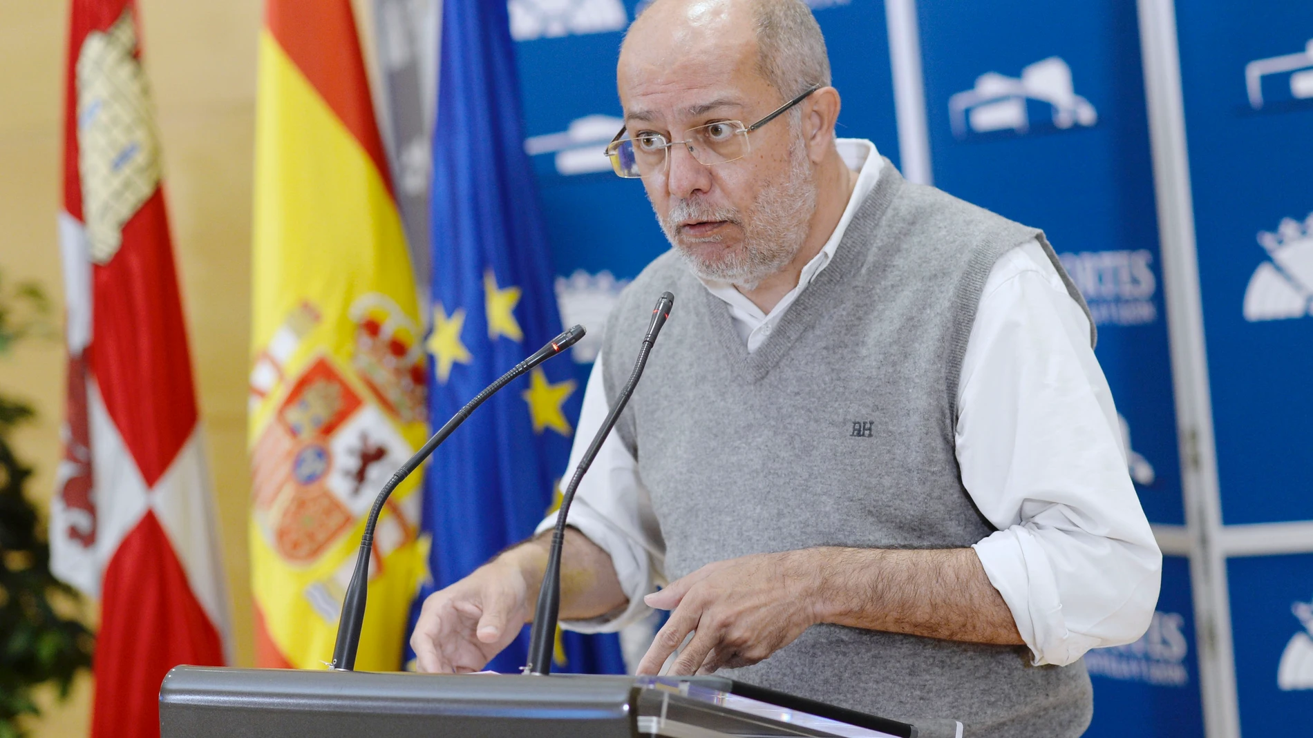 El procurador electo de Ciudadanos, Francisco Igea, explica su voto en la constitución de las Cortes regionales