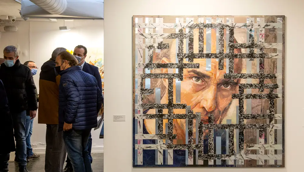El presidente de la Diputación de Salamanca, Javier Iglesias, presenta la exposición 'Arte salmantino en tiempos de pandemia' que permanecer hasta el próximo 3 de abril en la Sala