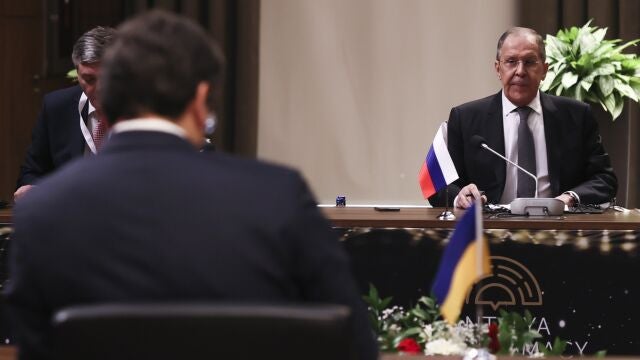 Sergei Lavrov y Dimitro Kuleba, se reunieron el jueves en la ciudad turca de Antalya