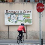 Vista de la población de Òdena, cuando se cumplen dos años desde que los 70.000 habitantes de los cuatro municipios de la Conca d'Òdena, que fue el primer territorio confinado de España a raíz de un brote de covid que se inició en el Hospital de Igualada, anticiparan lo que ocurriría pocos días después en el resto de España.