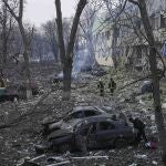 La ciudad de Mariúpol sufrió el ataque a un hospital materno infantil, que según las autoridades ucranianas dejó varios muertos y otras diecisiete personas resultaron heridas