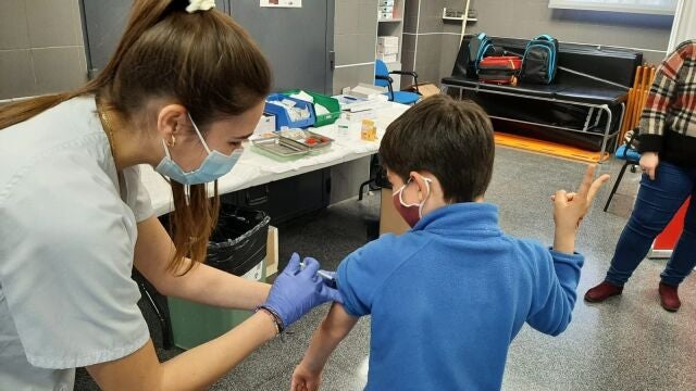 La Comunitat inicia la inoculación de segundas dosis de la vacuna a niños de 5 a 8 años