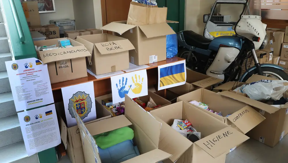 Ayuda humanitaria para Ucrania recogida en el cuartel de la Policía local de Palencia