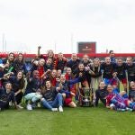 Las jugadoras del Barcelona celebran el título de Liga