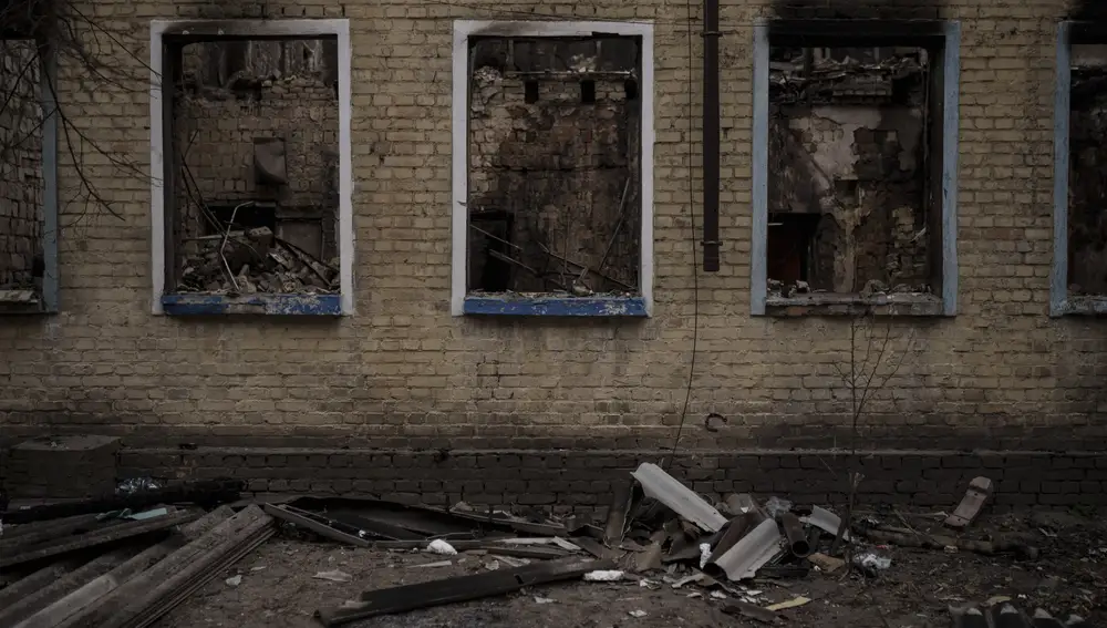 Un edificio destruido tras un bombardeo en Irpin, en las afueras de Kiev, Ucrania