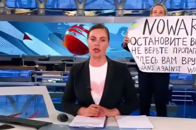 La crónica de Amilibia: ‘Grito podemita: ¡Salvemos a la periodista rusa!’