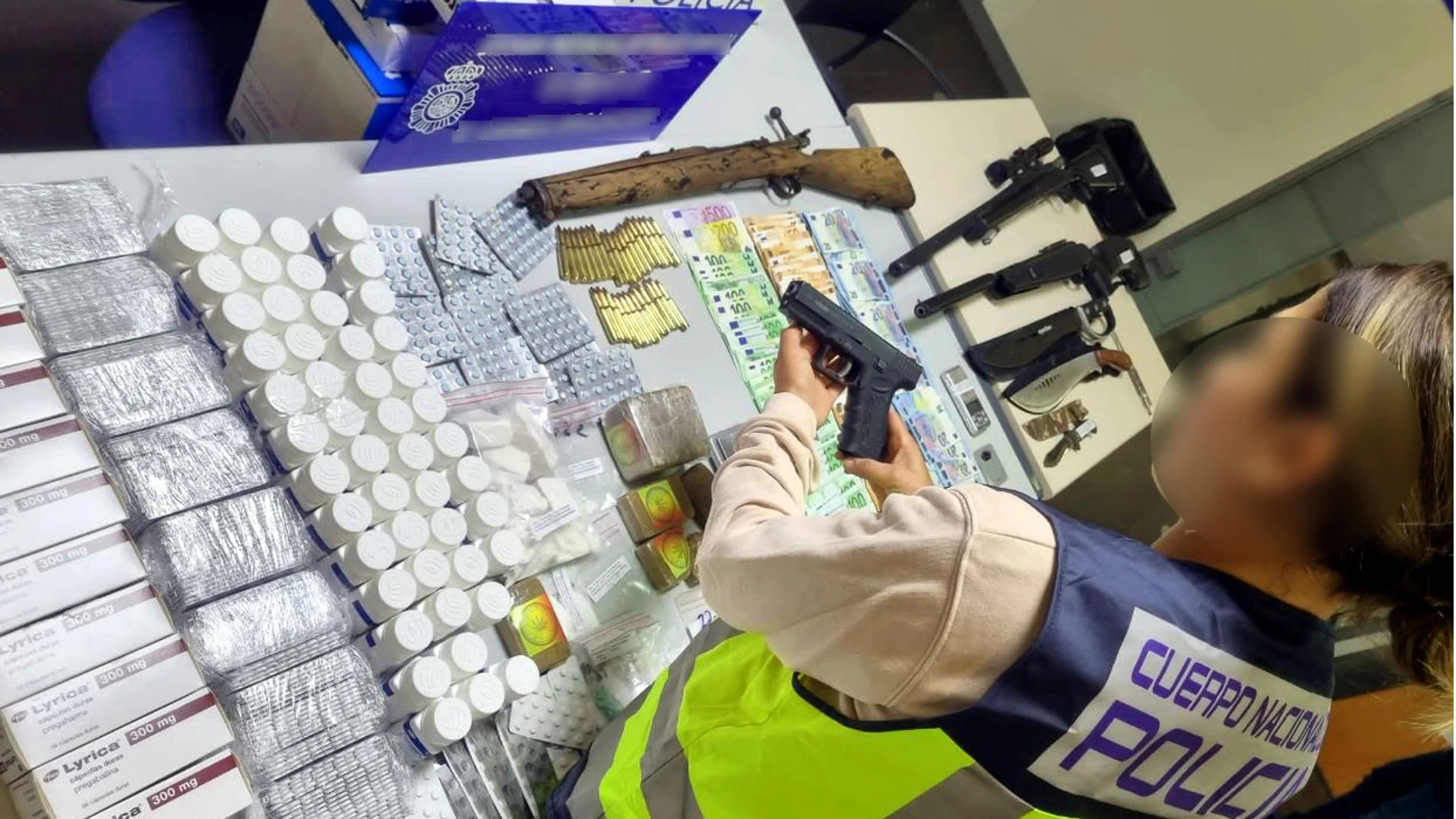 La Policía Nacional ha concluido una operación en coordinación con la Guardia Civil que presuntamente abastecía de armas a otras organizaciones criminales
