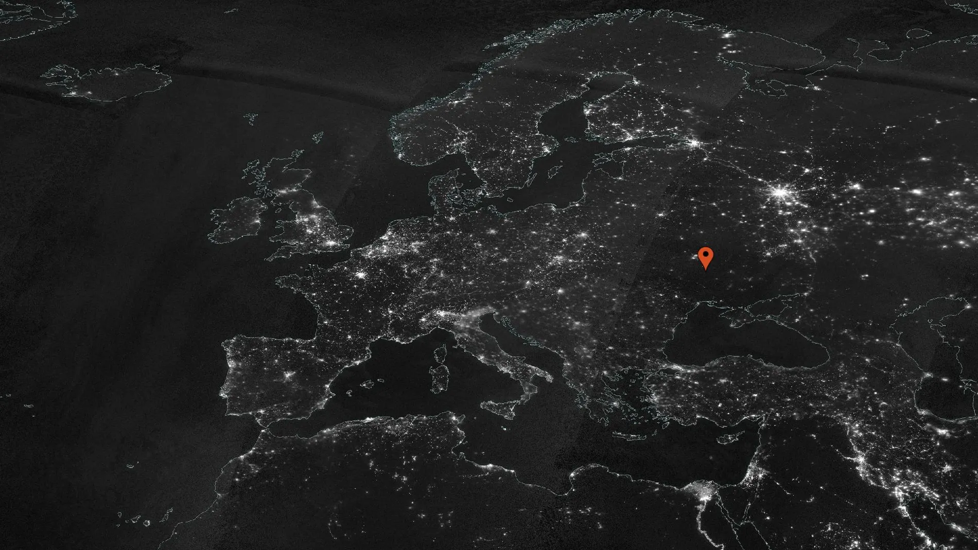 Imagen tomada por la herramienta de la NASA, Worldview, que muestra a Ucrania casi a oscuras el pasado 25 de febrero, a un día del avance ruso sobre su territorio