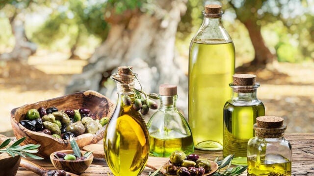 Aceite de oliva virgen extra: el oro líquido mediterráneo para aliñar y para cocinar