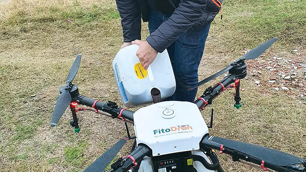 Aplicación de Bioeliman en rastrojos de arroz con Fitodron.