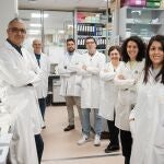 Grupo de investigadores dirigidos por Xosé Bustelo