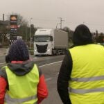 Transportistas forman piquetes en la carretera N-VI durante la huelga indefinida del transporte de mercancías Carlos Castro / Europa Press 16/03/2022