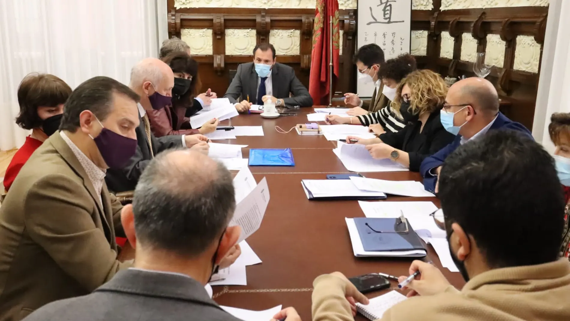 Óscar Puente preside la Junta de Gobierno del Ayuntamiento de Valladolid