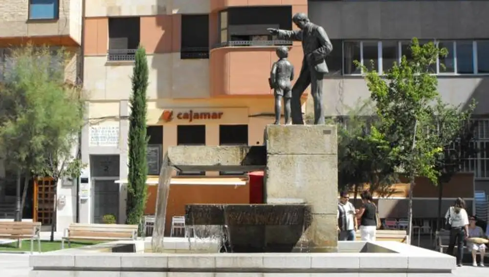 Monumento al Maestro en Zamora