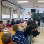 El alcalde Torrevieja, Eduardo Dolón, ha visitado esta mañana el colegio Salvador Ruso