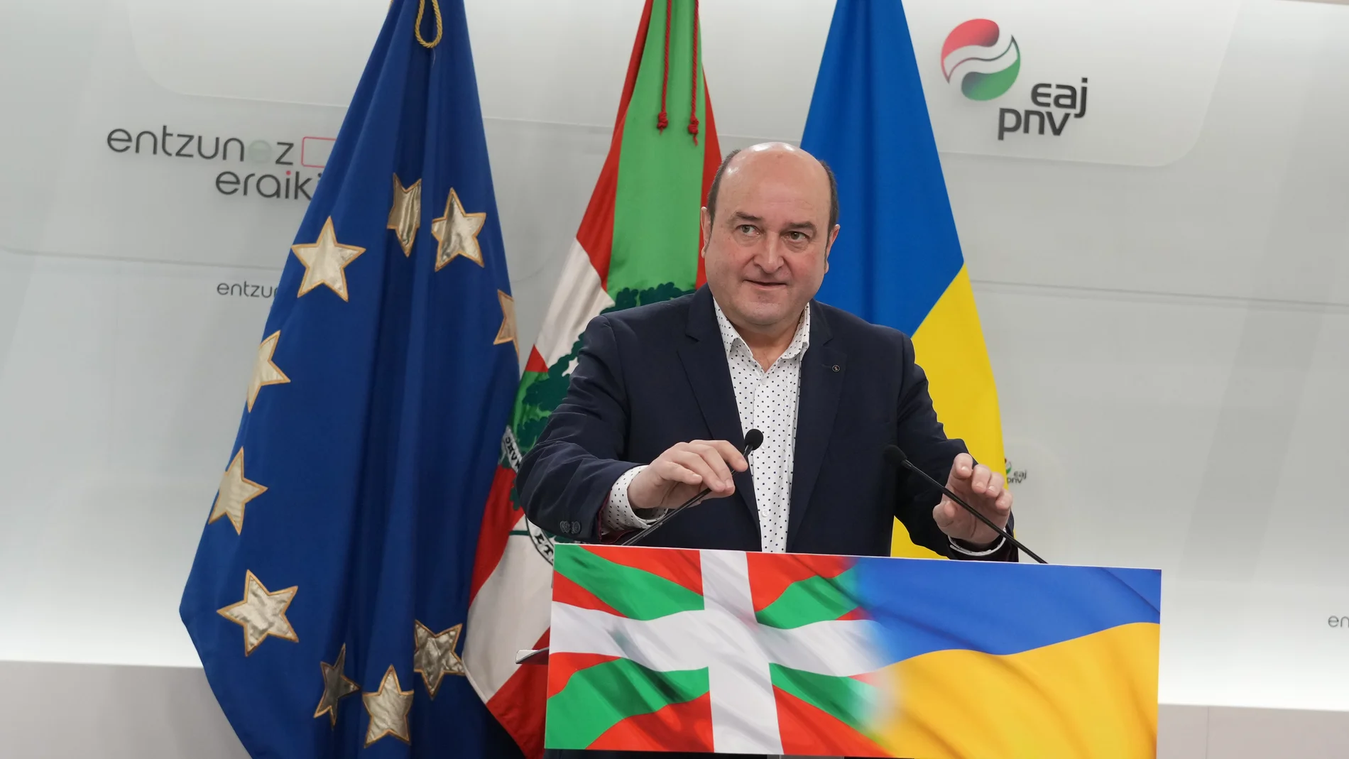 El presidente del EBB del PNV, Andoni Ortuzar, interviene hoy en Bilbao