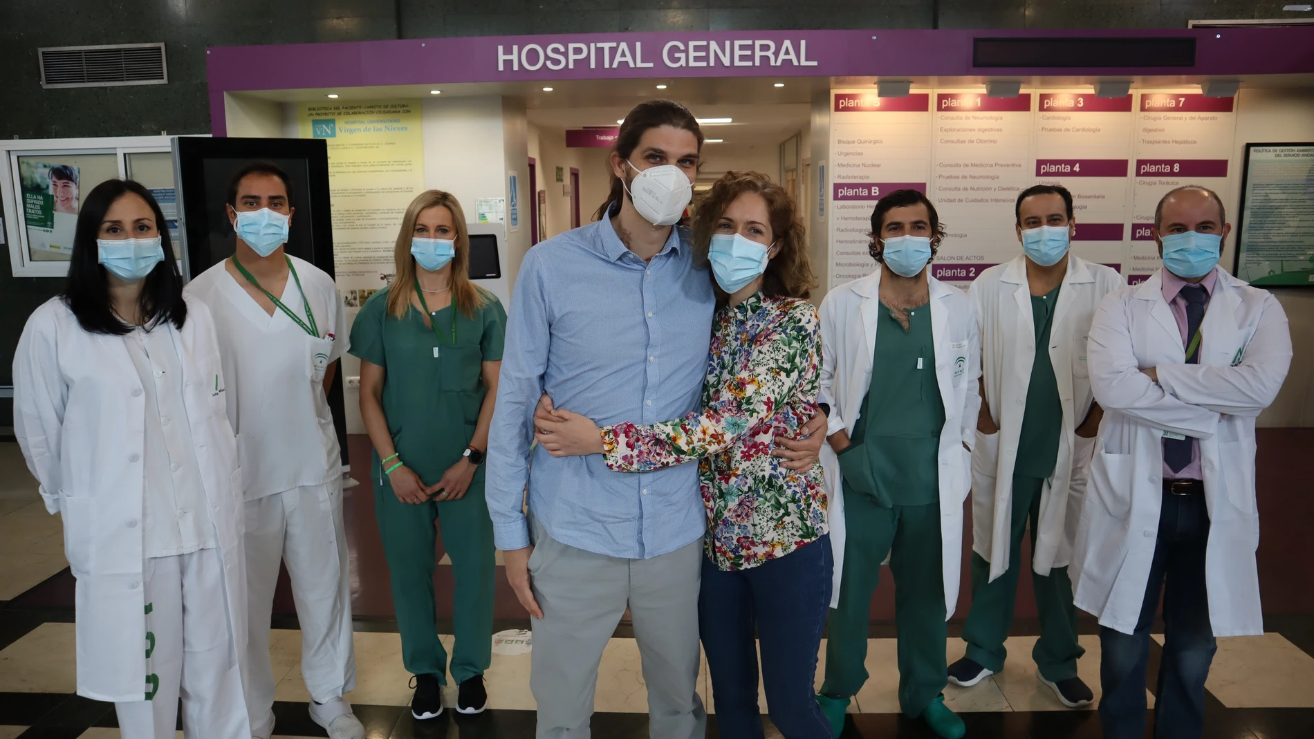 Los sanitarios de Granada salvaron la vida a un paciente Covid gracias a sustituir la función de los pulmones. JUNTA DE ANDALUCÍA